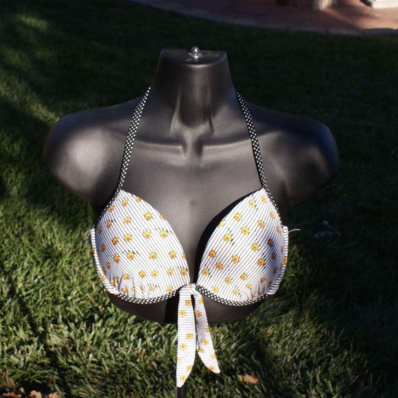 Underwire Halter Style Bikini - Picture 3 of 4